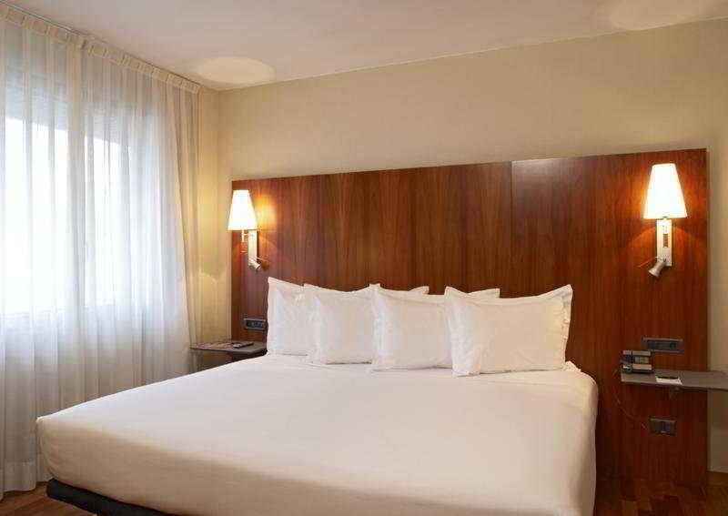 Ac Hotel Ciudad De Pamplona Oda fotoğraf